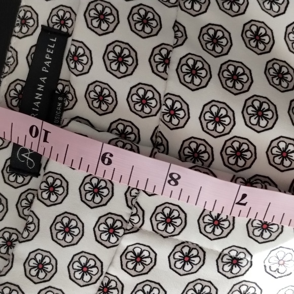 Adrianna Papell crop pants size 8 gray red floral print  back seam with pockets - Picture 9 of 12